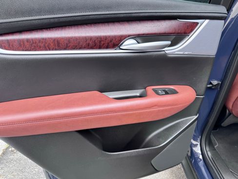 Used 2024 Cadillac XT5 Premium Luxury image 17