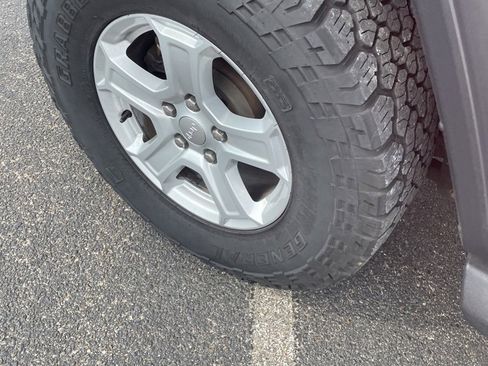 Used 2019 Jeep Wrangler Unlimited Sport S image 7