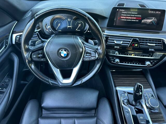 Used 2019 BMW 530e w/ Convenience Package RWD image 17