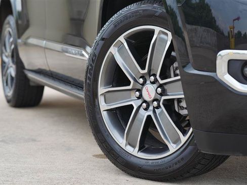 Used 2017 GMC Acadia Denali AWD/4WD image 10