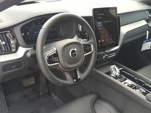 Used 2026 Volvo XC60 B5 Ultra w/ Protection Package Premier image 2
