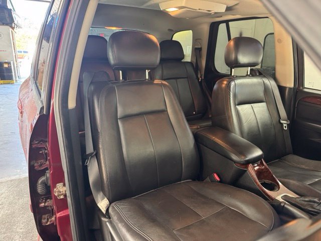 Used 2008 GMC Envoy Denali w/ Sun And 6-Disc Cd Package AWD/4WD image 21