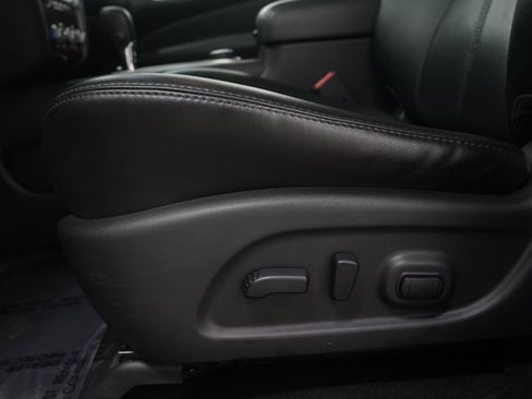 Used 2016 Nissan Pathfinder Platinum image 28