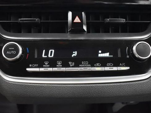Used 2024 Toyota Corolla LE FWD image 31