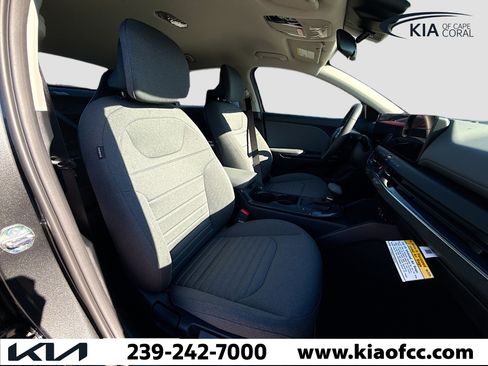 New 2025 Kia K4 EX image 15