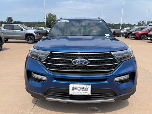 Used 2020 Ford Explorer XLT w/ Equipment Group 202A AWD/4WD image 8