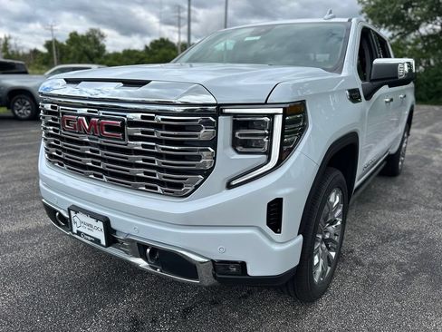 New 2026 GMC Sierra 1500 Denali w/ Denali Reserve Package AWD/4WD image 3