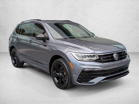 Used 2023 Volkswagen Tiguan SE R-Line AWD/4WD image 3