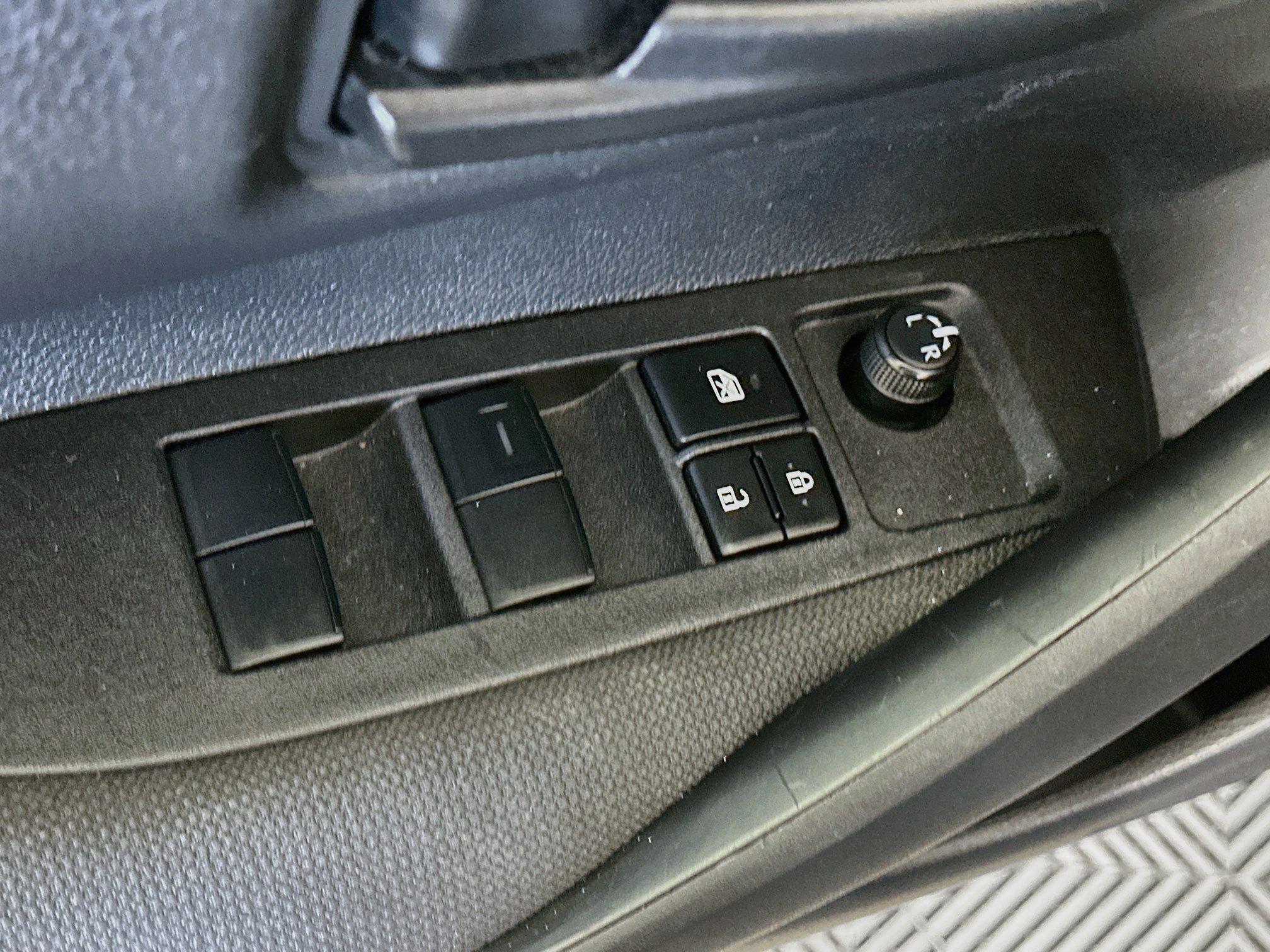 Used 2025 Toyota Corolla LE FWD image 15