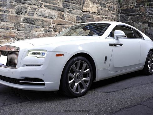 Used 2017 Rolls-Royce Wraith RWD image 14