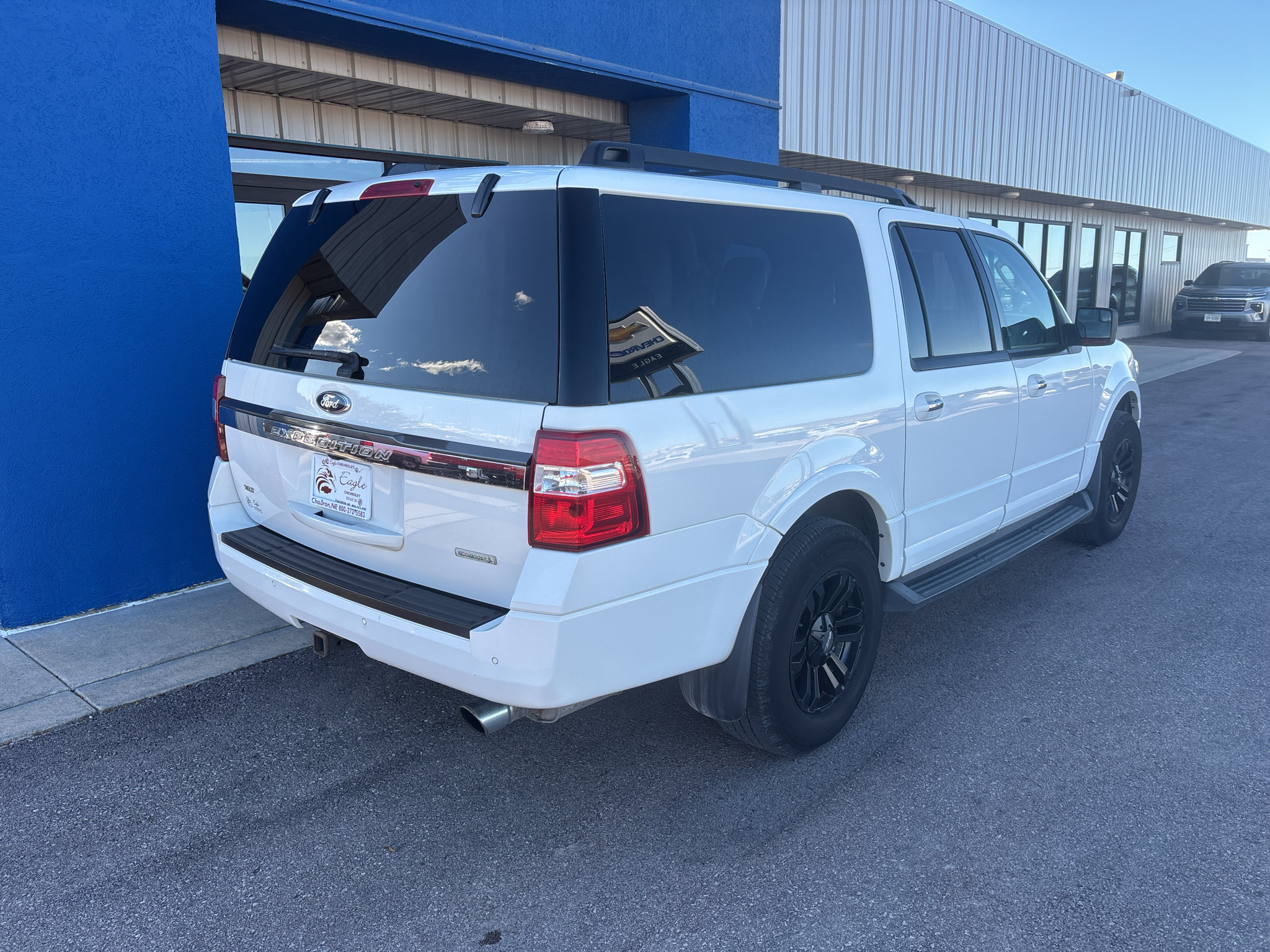 Used 2015 Ford Expedition EL XLT w/ Equipment Group 202A AWD/4WD image 6