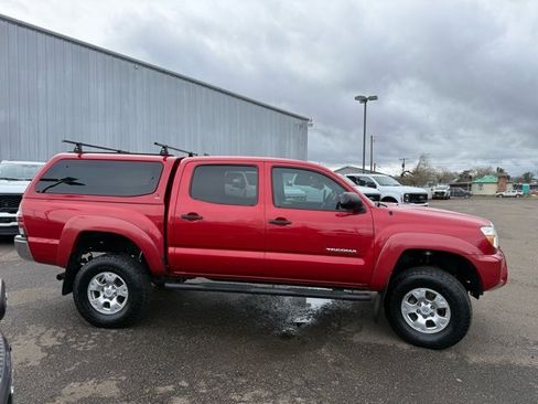 Used 2012 Toyota Tacoma 4x4 Double Cab w/ SR5 Pkg image 9