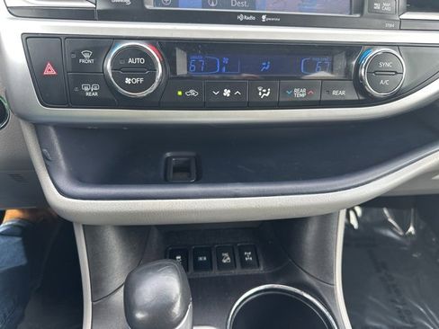 Used 2015 Toyota Highlander Limited Platinum image 21