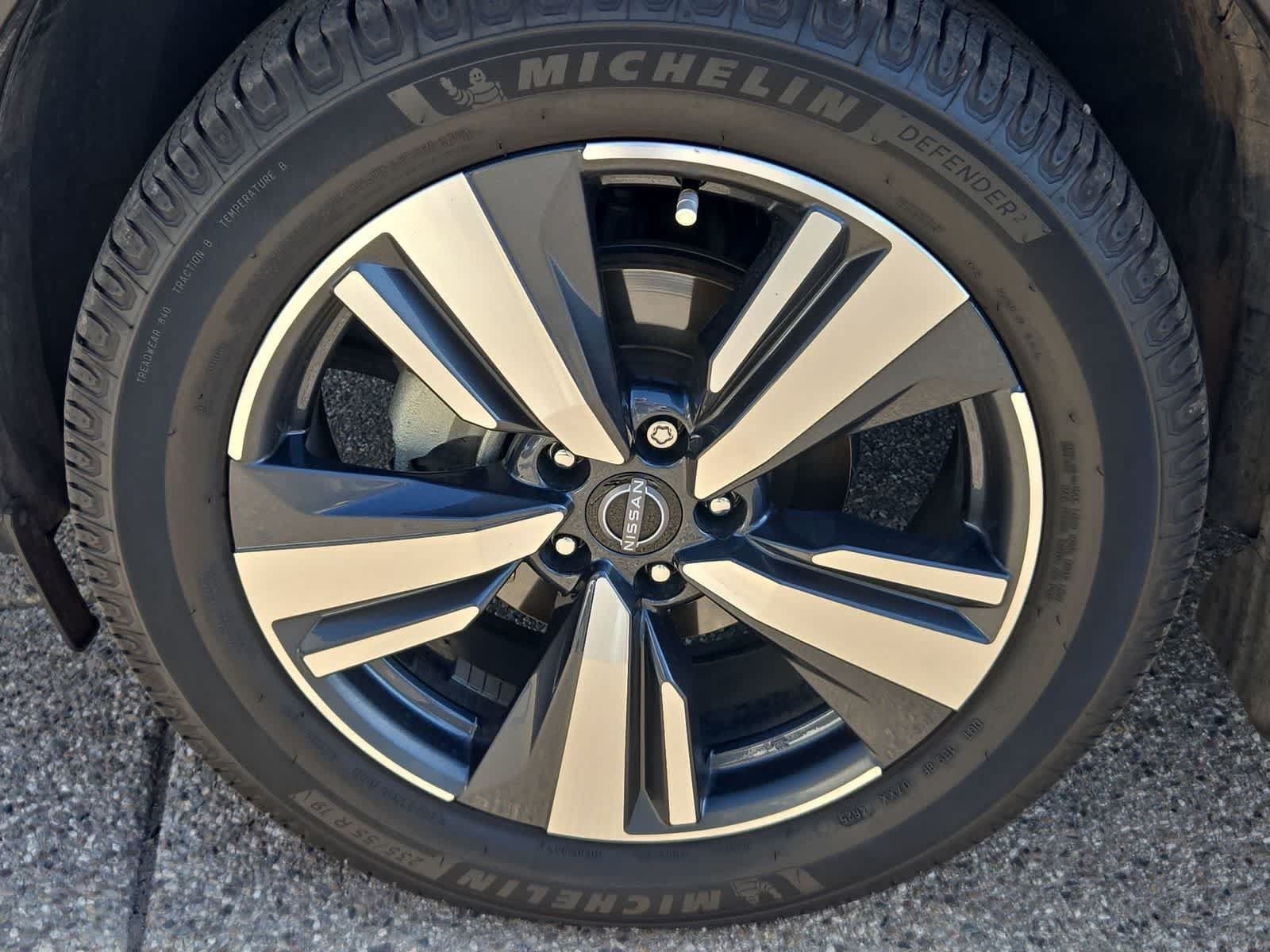 Used 2023 Nissan Rogue SL w/ SL Premium Package FWD image 14