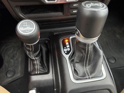 Used 2018 Jeep Wrangler Unlimited Sahara w/ Dual Top Group image 26