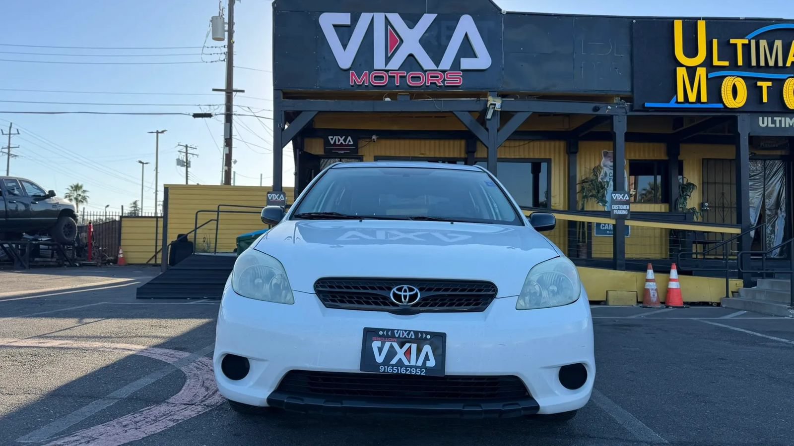 Used 2006 Toyota Matrix XR FWD image 2