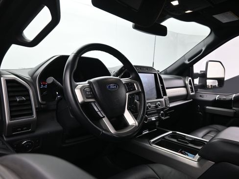 Used 2022 Ford F250 Platinum w/ FX4 Off-Road Package image 17