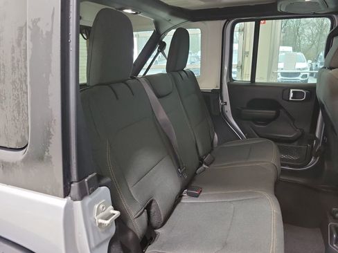 Used 2024 Jeep Wrangler Sport S image 13