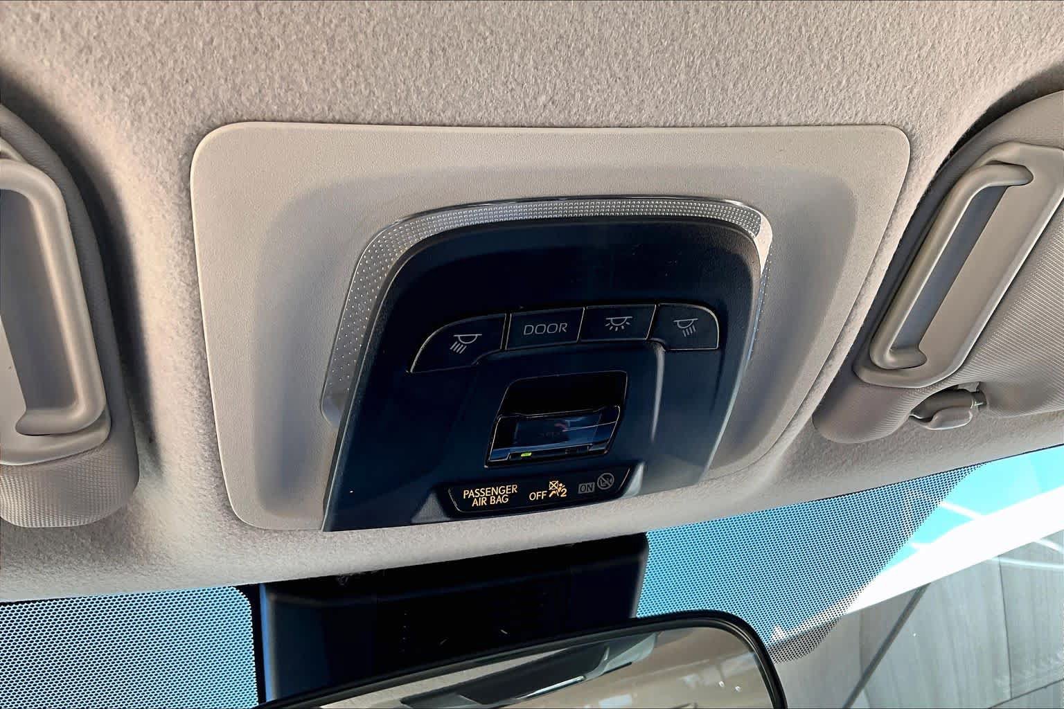 Used 2025 Toyota Corolla LE FWD image 32