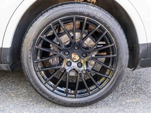 Used 2021 Porsche Cayenne AWD/4WD image 35