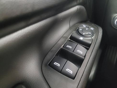Used 2020 Chevrolet Equinox LT FWD image 27