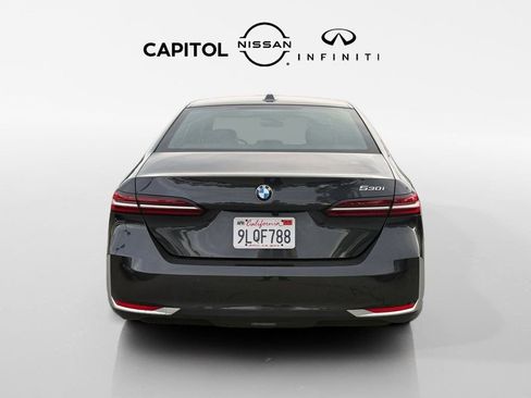 Used 2024 BMW 530i w/ Premium Package image 6