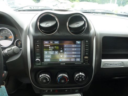 Used 2016 Jeep Compass High Altitude AWD/4WD image 25