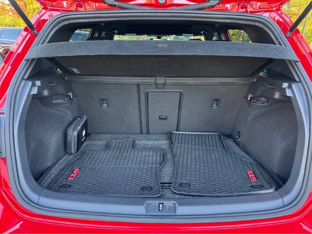 Used 2018 Volkswagen GTI SE FWD image 14