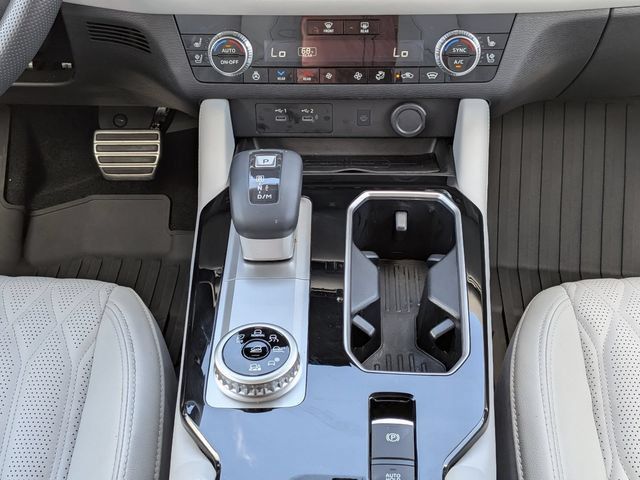 Used 2025 Mitsubishi Outlander SEL AWD/4WD image 18