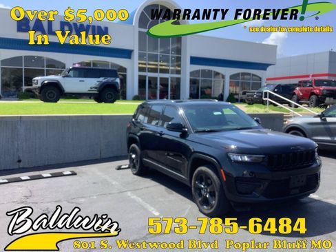 Used 2024 Jeep Grand Cherokee Altitude AWD/4WD image 1