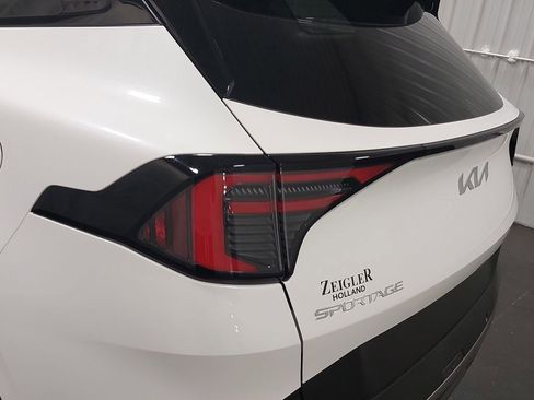 New 2026 Kia Sportage S image 33