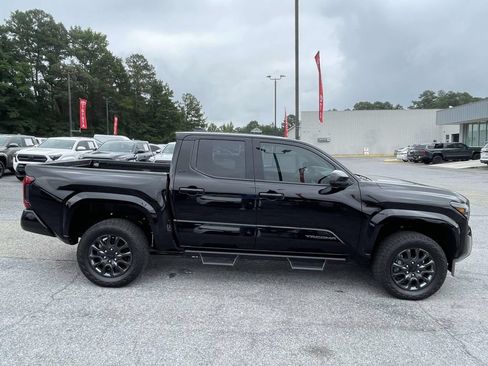Used 2025 Toyota Tacoma SR5 AWD/4WD image 2