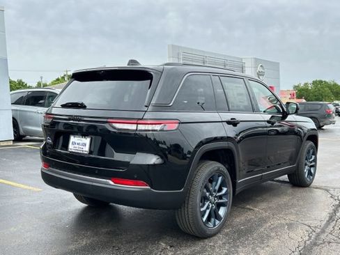 New 2026 Jeep Grand Cherokee Limited AWD/4WD image 13