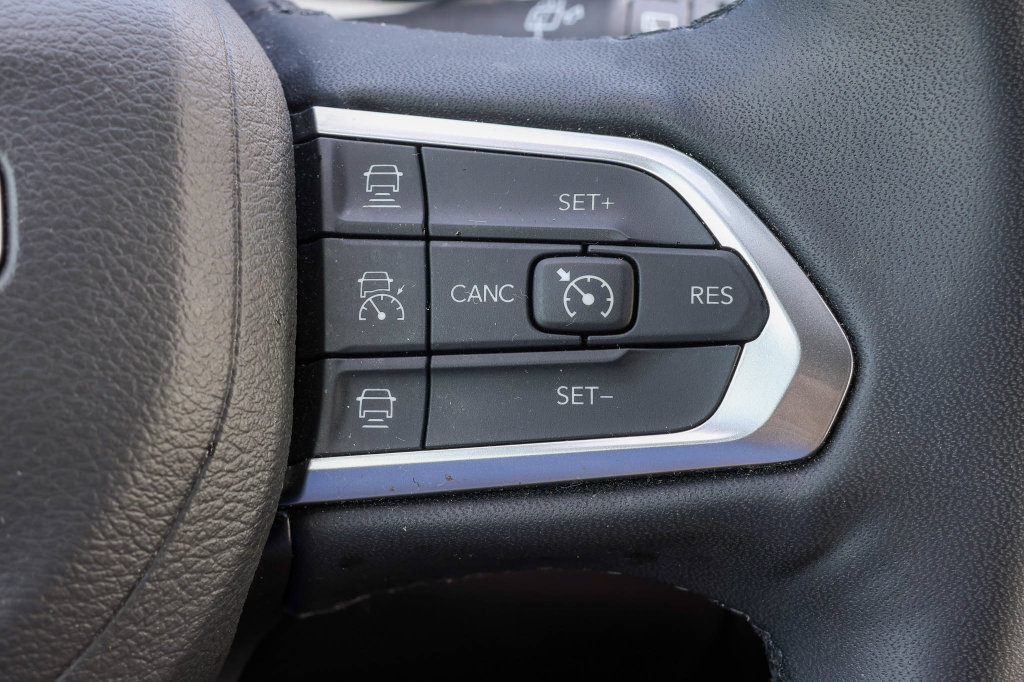 Used 2025 Jeep Compass Limited AWD/4WD image 28