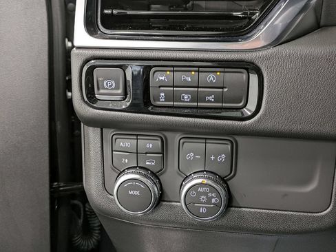 Used 2026 GMC Yukon XL Denali AWD/4WD image 21