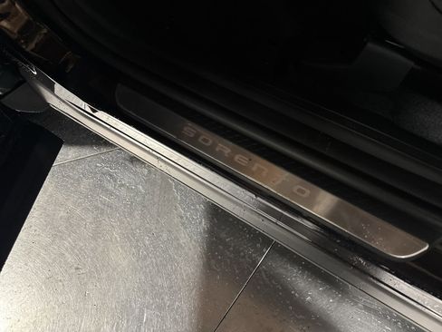 New 2026 Kia Sorento SX Prestige w/ Olive Brown Leather Package image 18