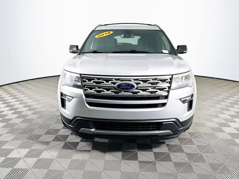 Used 2018 Ford Explorer XLT w/ Equipment Group 201A image 4