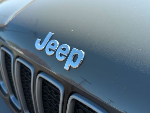 Used 2022 Jeep Renegade Latitude w/ Convenience Group image 28