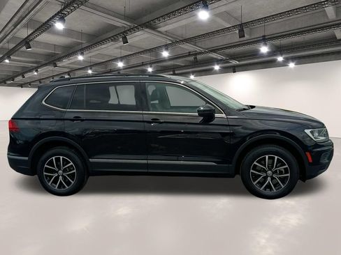 Used 2021 Volkswagen Tiguan SE FWD image 17