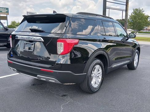 Certified 2023 Ford Explorer XLT w/ Equipment Group 202A AWD/4WD image 4