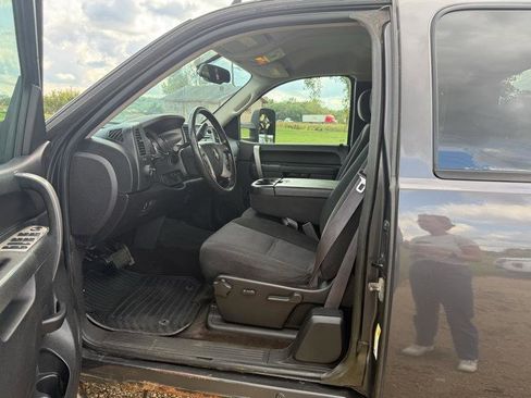 Used 2011 Chevrolet Silverado 3500 LT w/ Interior Plus Package image 32