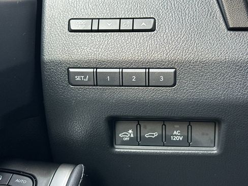 Used 2025 Lexus GX 550 w/ Accessory Package (31) AWD/4WD image 33