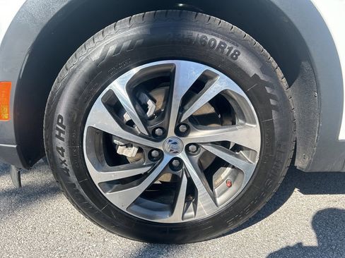 Used 2023 Buick Envision Essence image 29