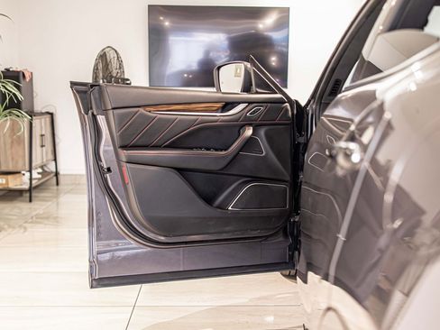 Used 2019 Maserati Levante S GranSport image 34
