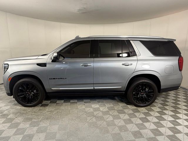 Used 2024 GMC Yukon Denali AWD/4WD image 3