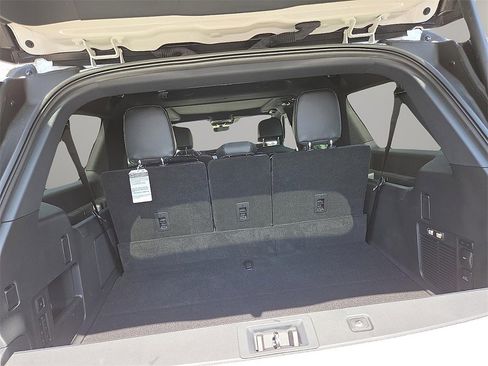 New 2025 Lincoln Navigator L Reserve w/ Jet Appearance Package image 8