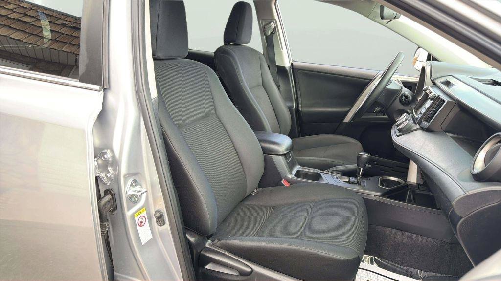 Used 2016 Toyota RAV4 LE AWD/4WD image 14