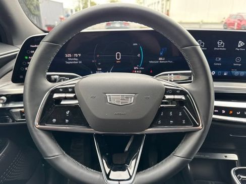 Used 2025 Cadillac Lyriq Luxury AWD/4WD image 21