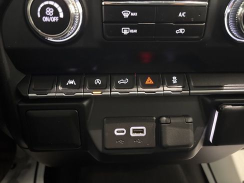 Certified 2022 GMC Sierra 1500 Pro w/ Pro Value Package image 31