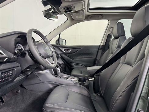 Used 2023 Subaru Forester Touring w/ Popular Package #2 image 4